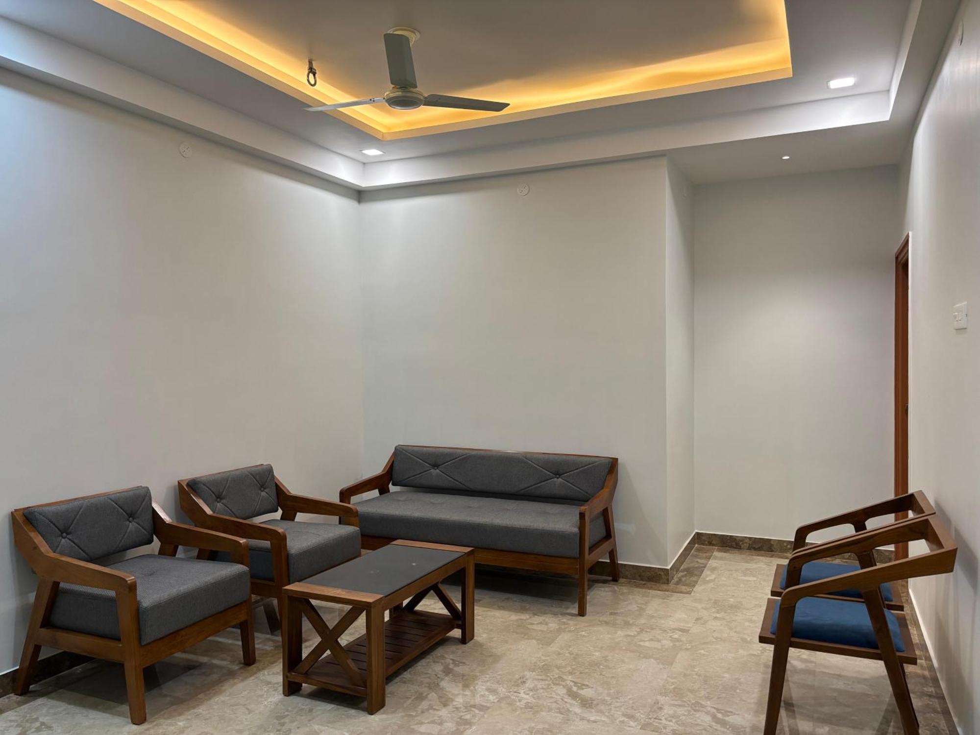 Srirangam Nandavanam Service Apartments Tiruchirappalli Extérieur photo