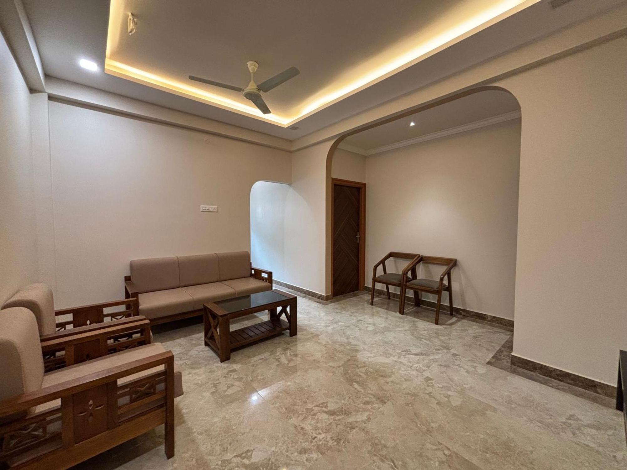 Srirangam Nandavanam Service Apartments Tiruchirappalli Extérieur photo